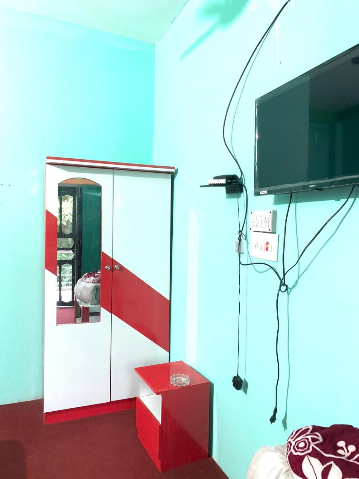 Subha Laxmi Hotel & Lodge Bahasi Экстерьер фото