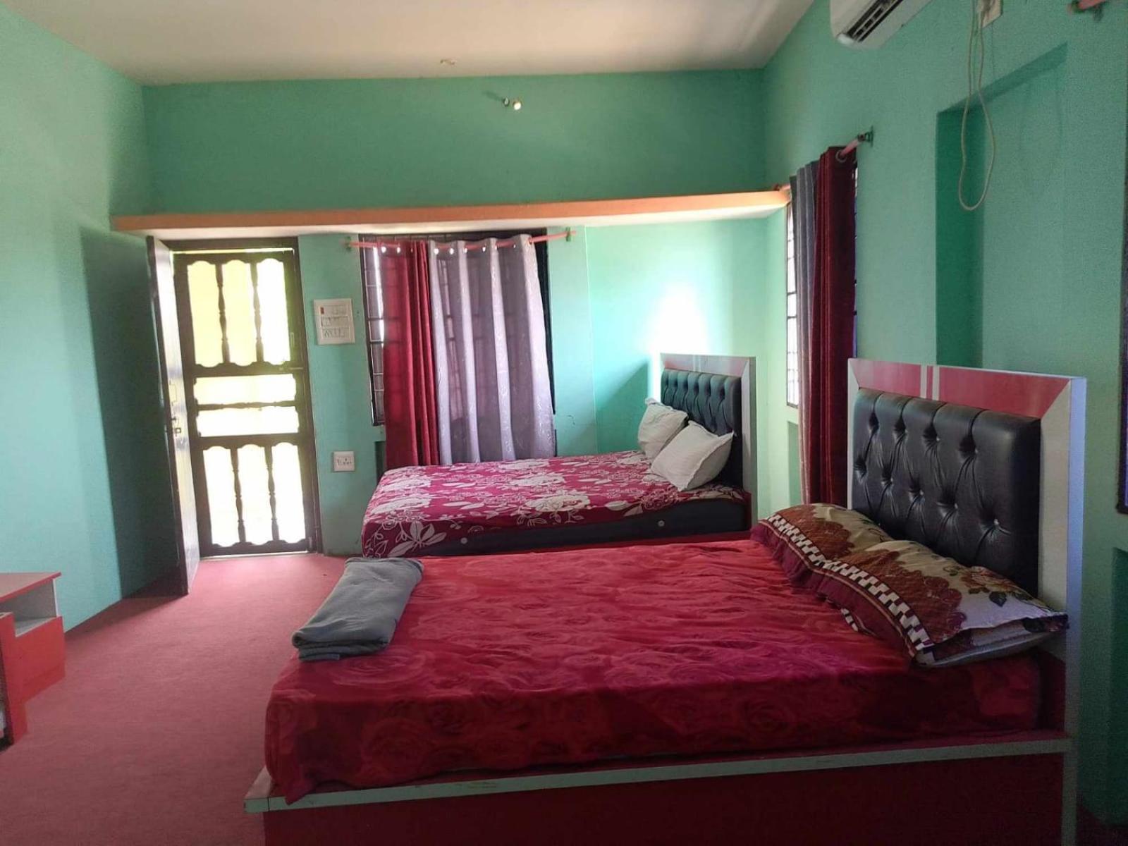 Subha Laxmi Hotel & Lodge Bahasi Экстерьер фото